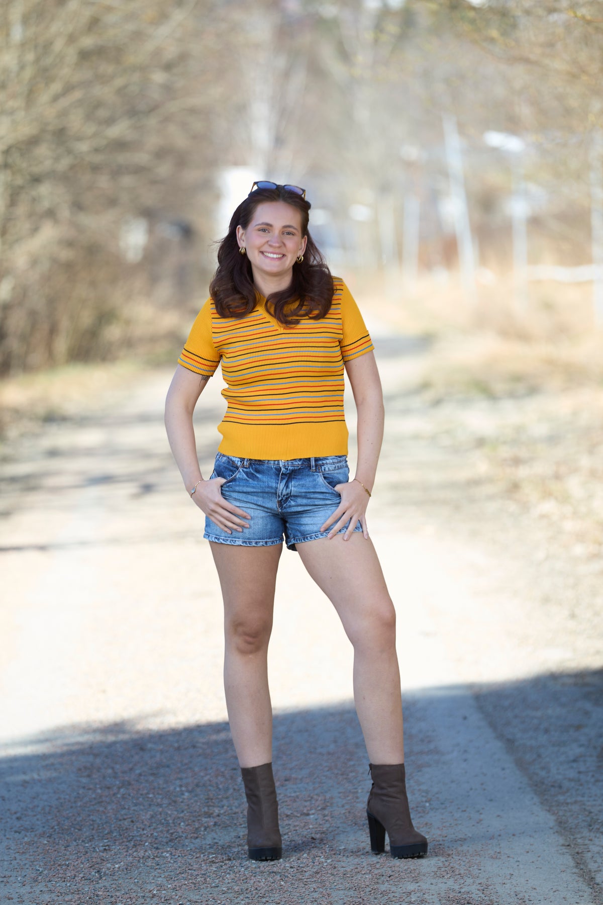 Vintage gul v-neck t-shorte